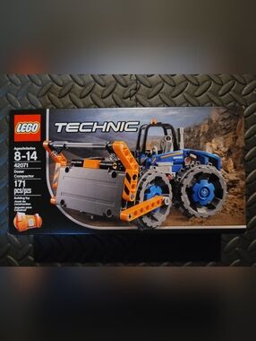 LEGO TECHNIC 42071: Dozer Compactor, New & Factory Sealed, Retired & Rare